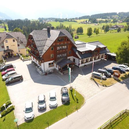 Hotel Neuwirt ラムサウ・アム・ダッハシュタイン エクステリア 写真
