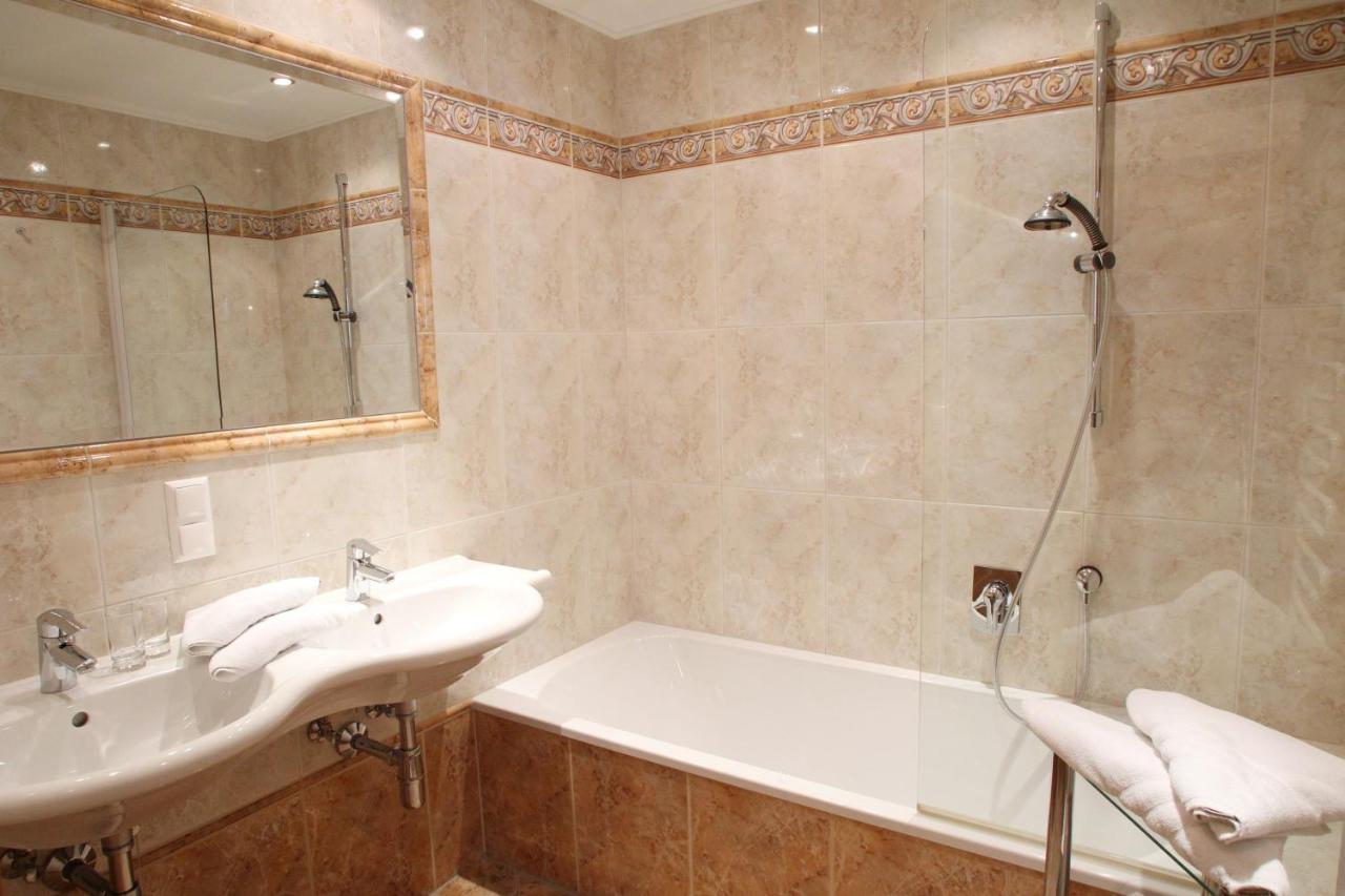 Hotel Neuwirt ラムサウ・アム・ダッハシュタイン 部屋 写真