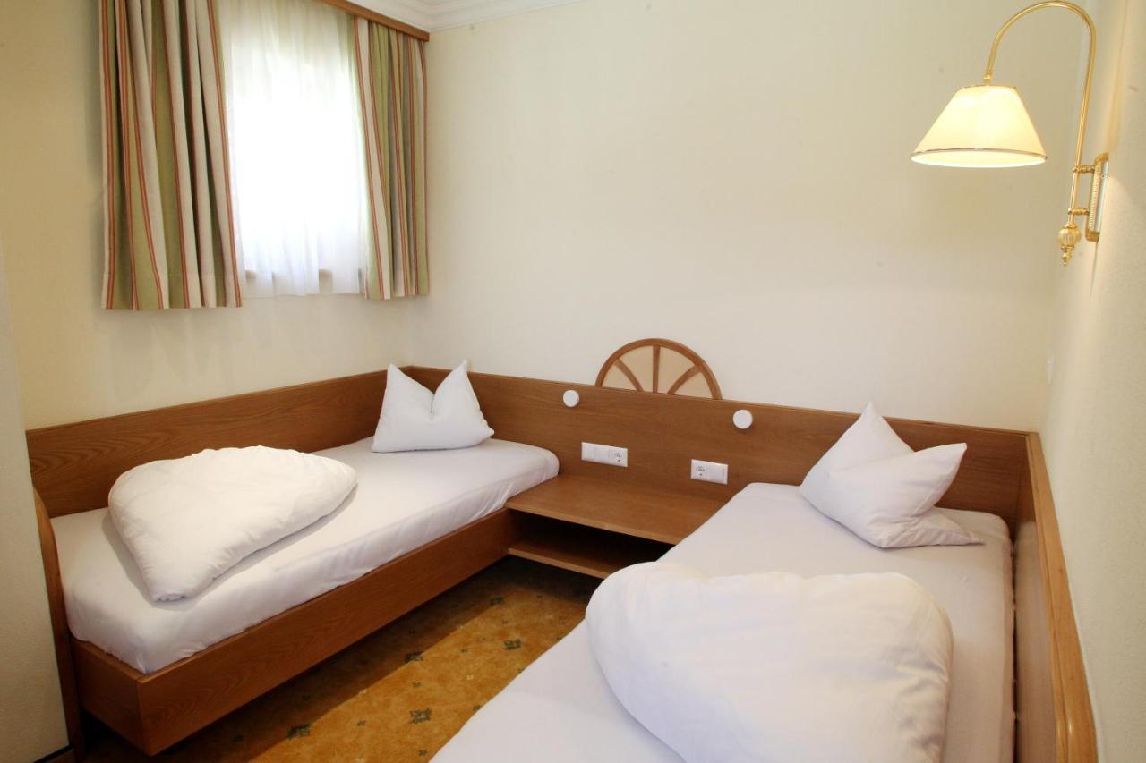 Hotel Neuwirt ラムサウ・アム・ダッハシュタイン 部屋 写真