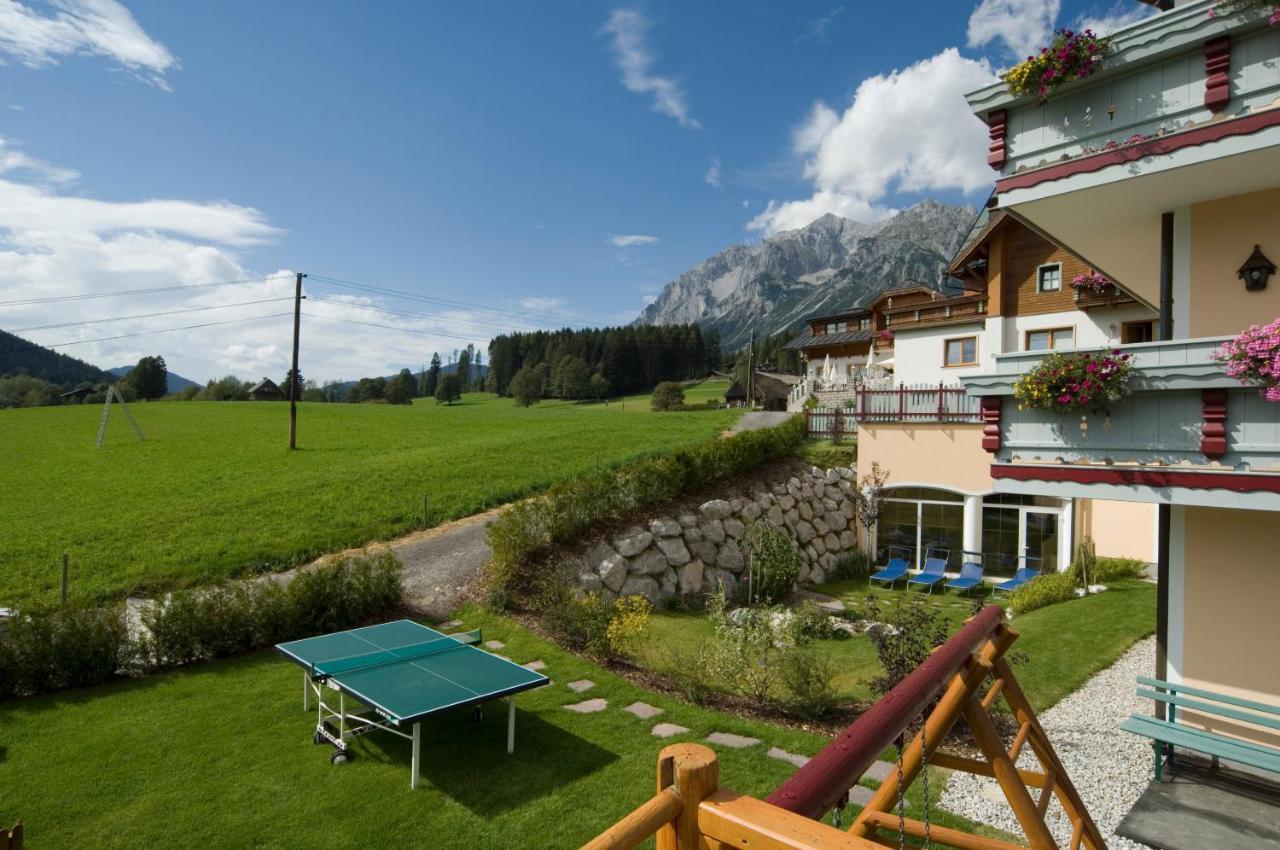 Hotel Neuwirt ラムサウ・アム・ダッハシュタイン エクステリア 写真