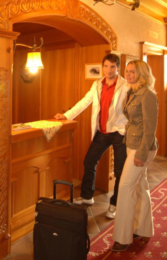 Hotel Neuwirt ラムサウ・アム・ダッハシュタイン エクステリア 写真
