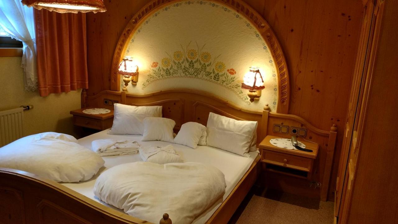 Hotel Neuwirt ラムサウ・アム・ダッハシュタイン エクステリア 写真