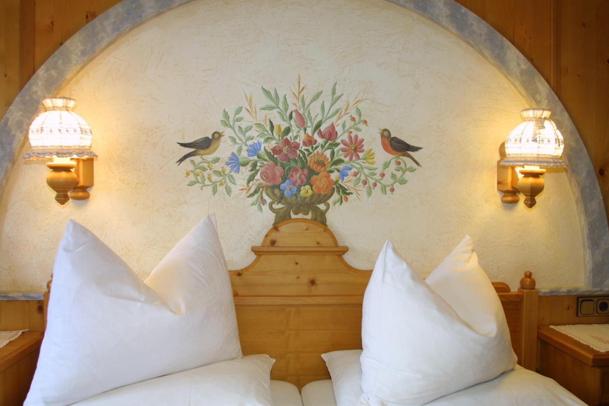 Hotel Neuwirt ラムサウ・アム・ダッハシュタイン エクステリア 写真