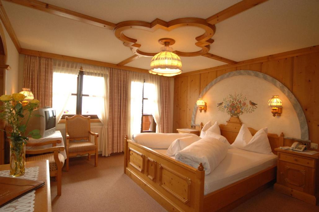 Hotel Neuwirt ラムサウ・アム・ダッハシュタイン エクステリア 写真
